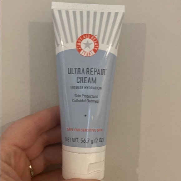 First Aid Beauty Blue and White Moisturizer Ultra Repair Cream - Picture 1 of 1